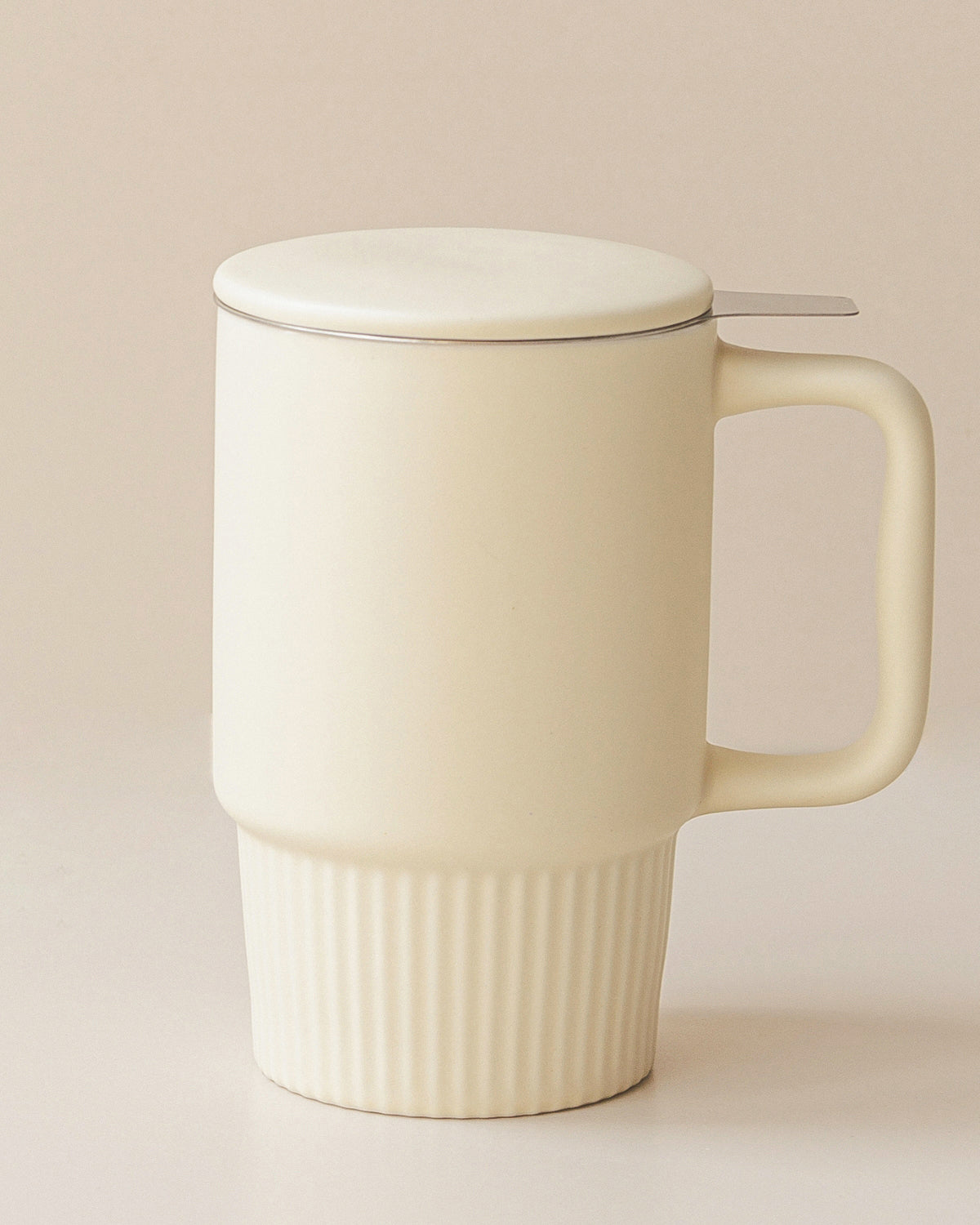 Cream tea mug with lid and removable stainless-steel infuser