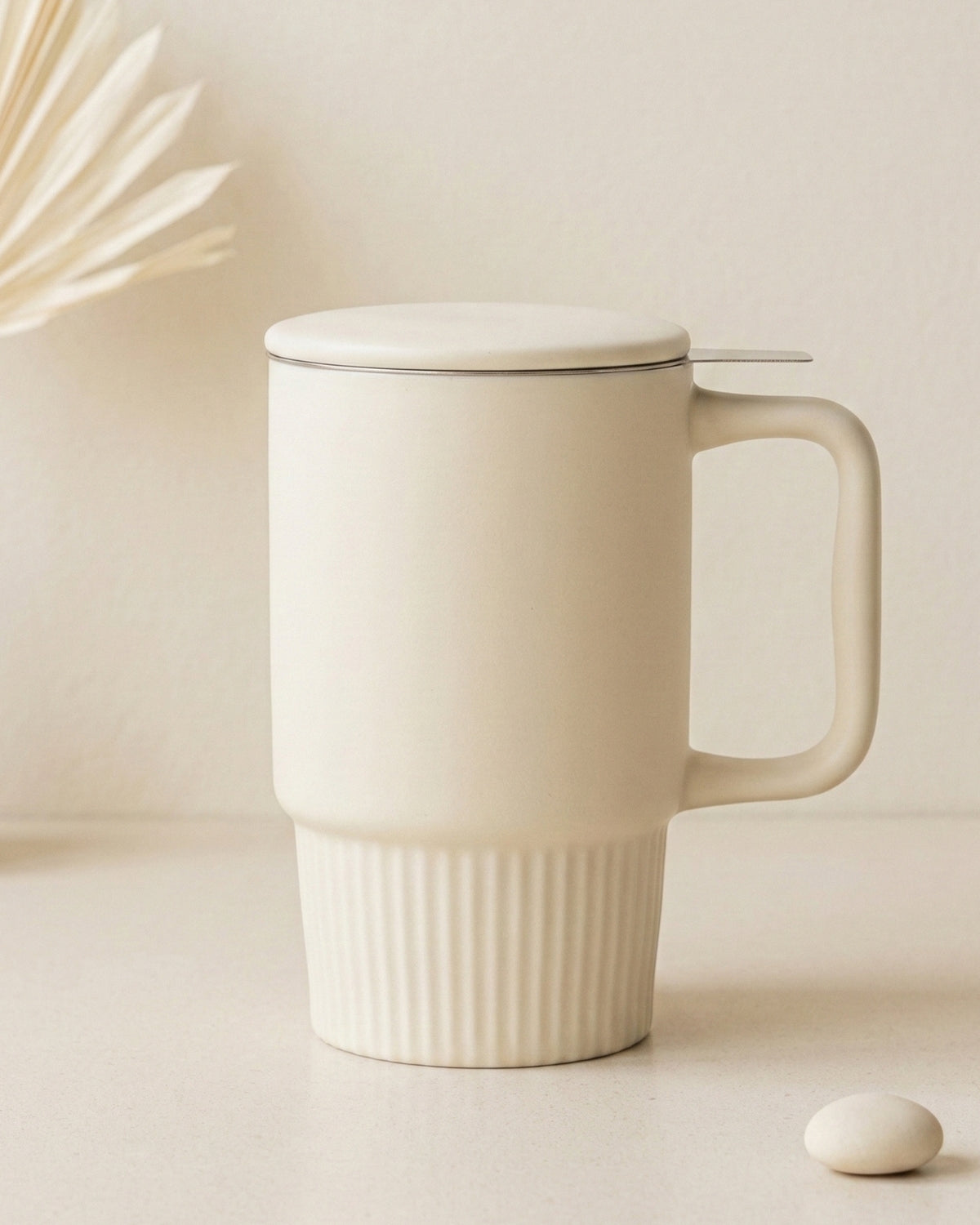 Cream tea mug with lid and removable stainless-steel infuser