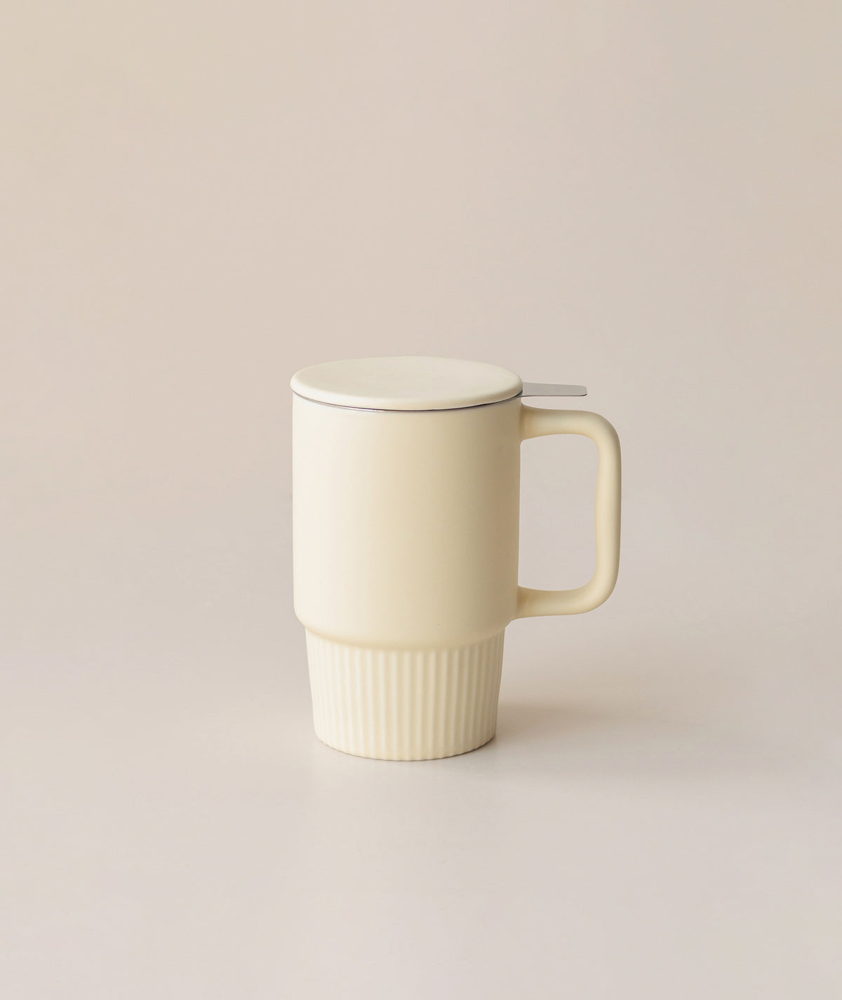 Cream tea mug with lid and removable stainless-steel infuser